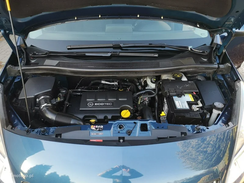 Opel Meriva B 23