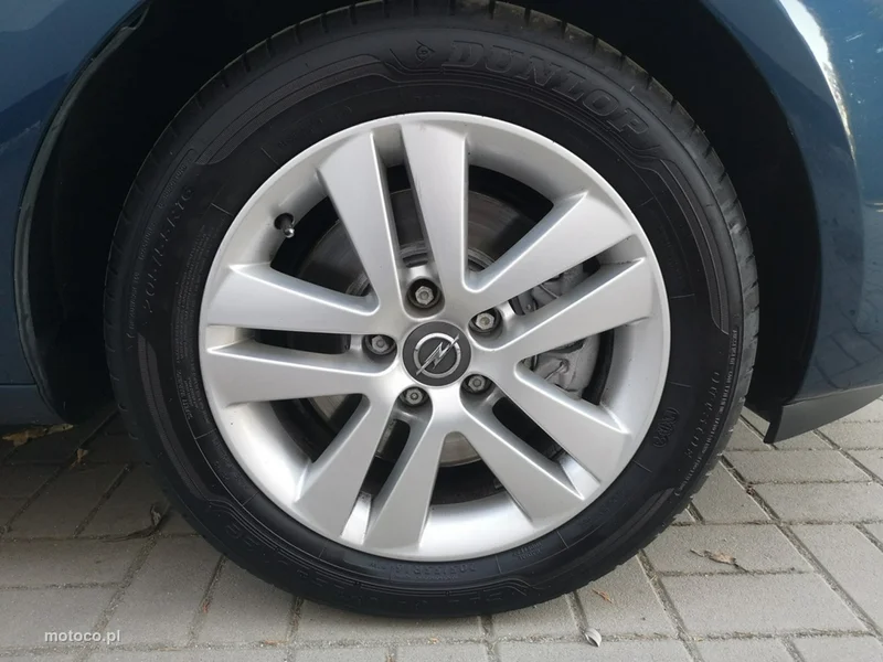Opel Meriva B 24