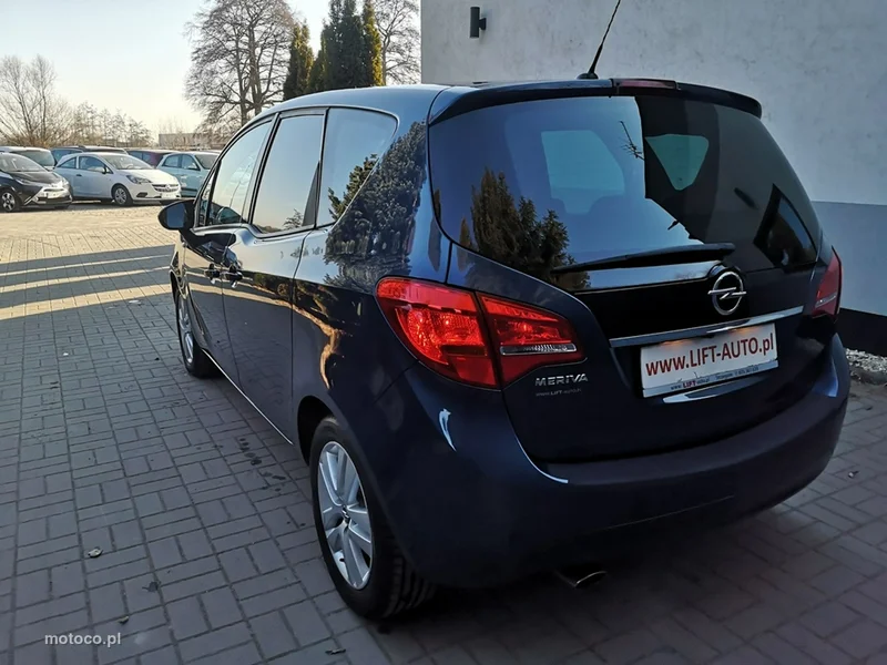 Opel Meriva B 8