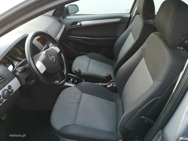 Opel Astra H 16