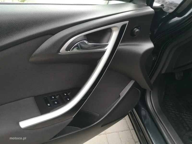 Opel Astra J 11