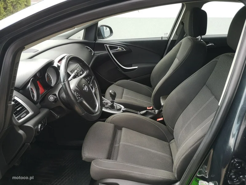 Opel Astra J 16