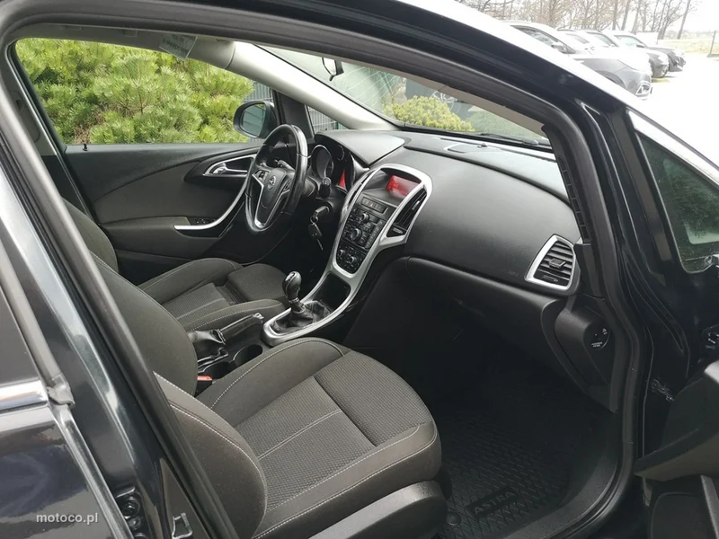Opel Astra J 19