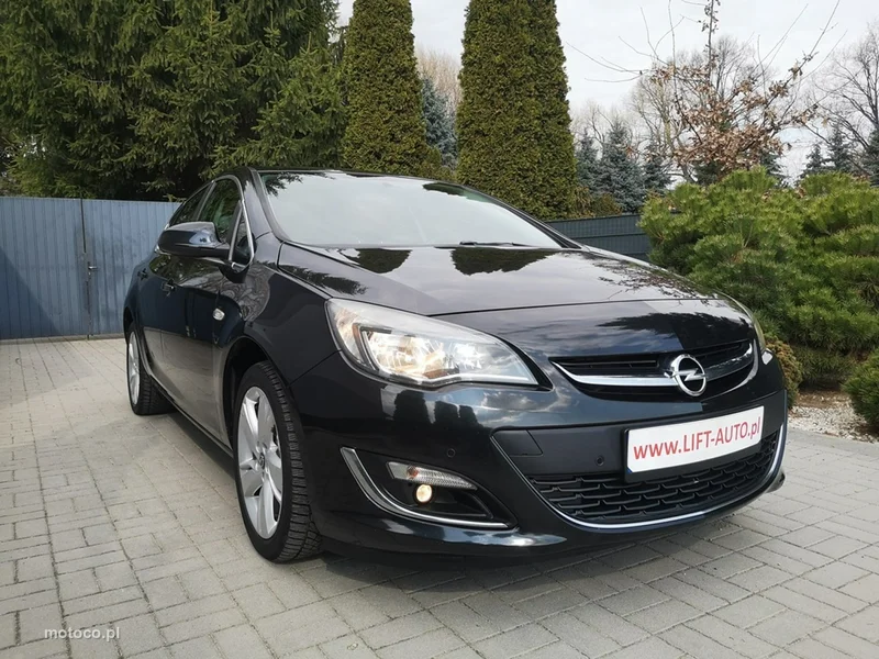 Opel Astra J 3
