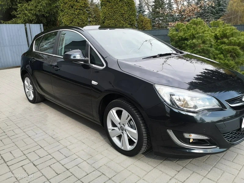 Opel Astra J 4
