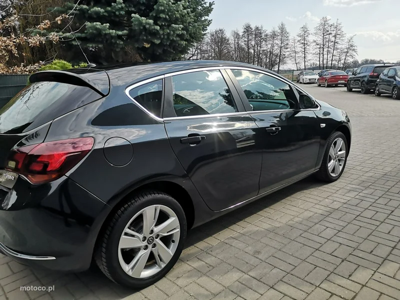 Opel Astra J 5