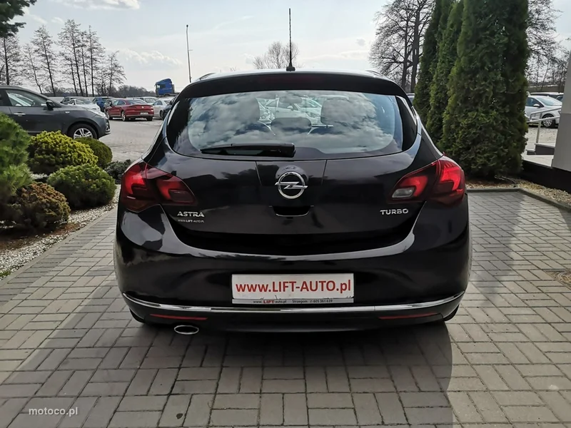 Opel Astra J 7