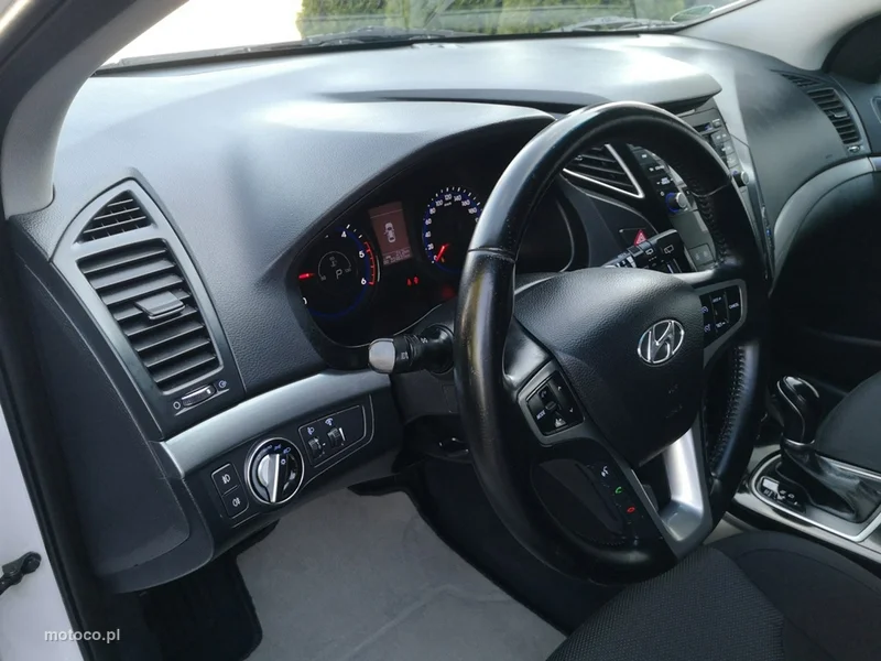 Hyundai i40 12