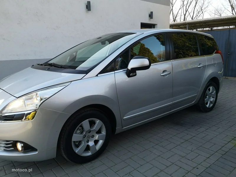 Peugeot 5008 10