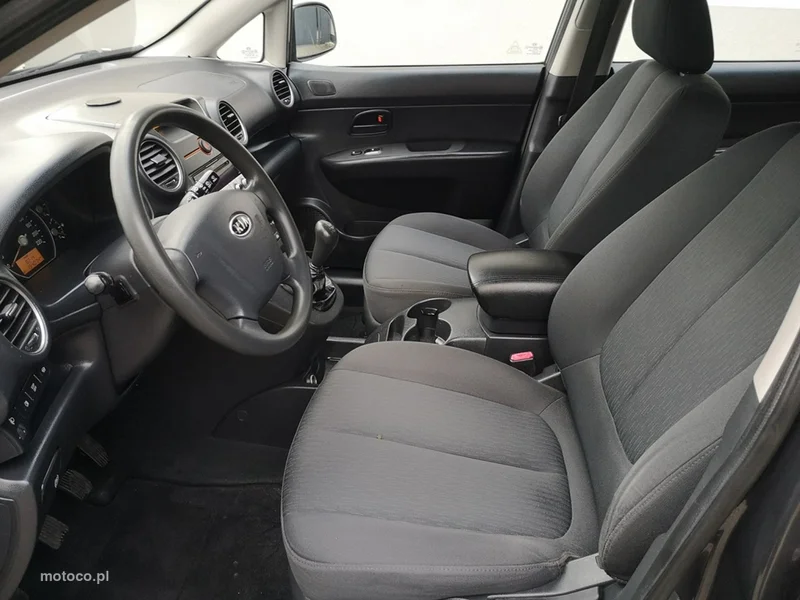 Kia Carens 16
