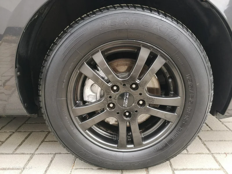 Kia Carens 25