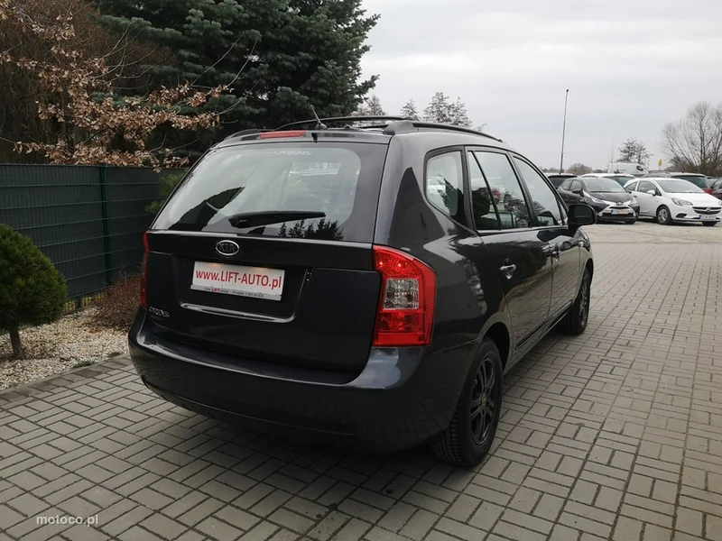 Kia Carens 6