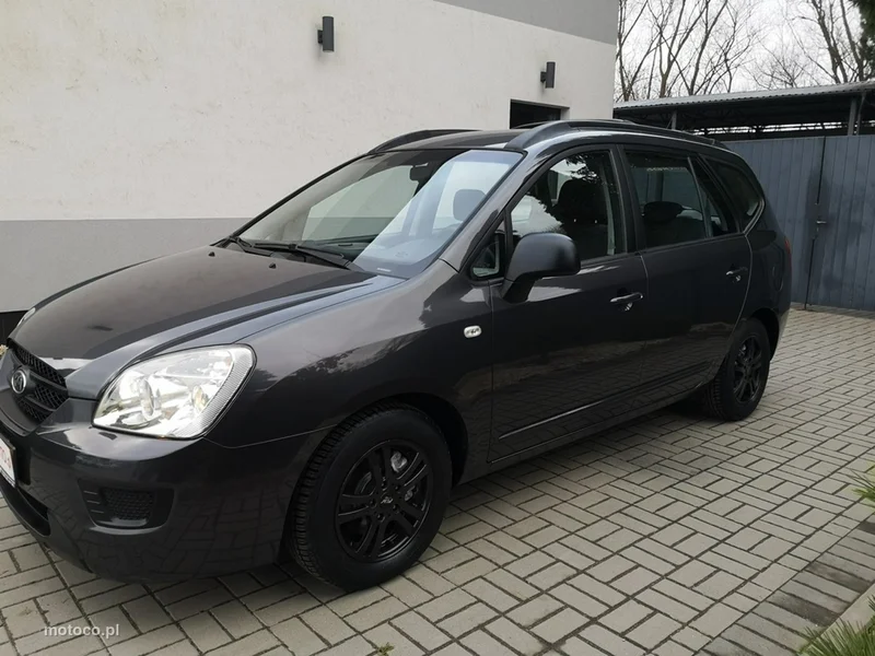 Kia Carens 10