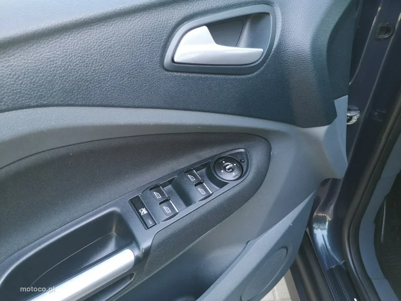 Ford C-Max II 11