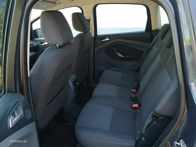 Ford C-Max II 19