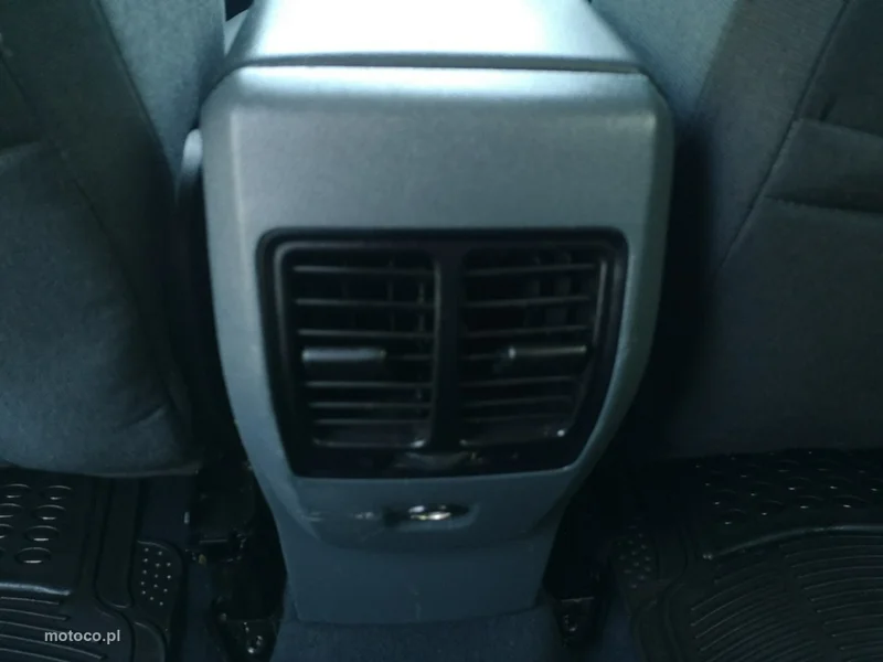 Ford C-Max II 20