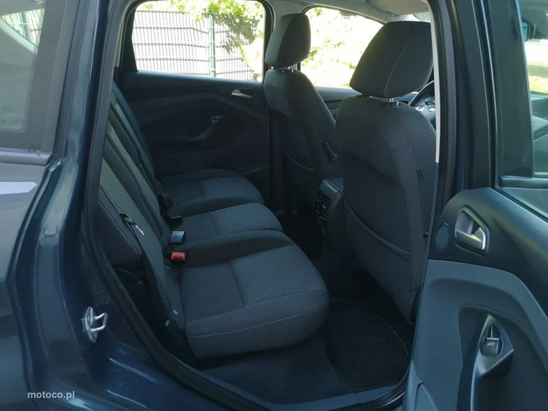 Ford C-Max II 21