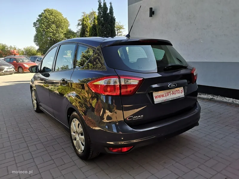 Ford C-Max II 8