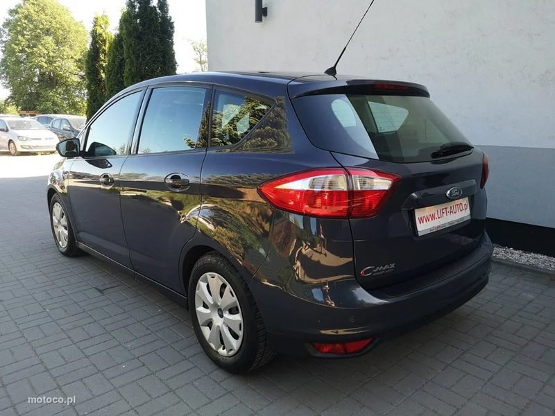 Ford C-Max II 9
