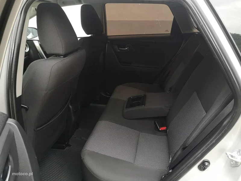 Toyota Auris E180 18