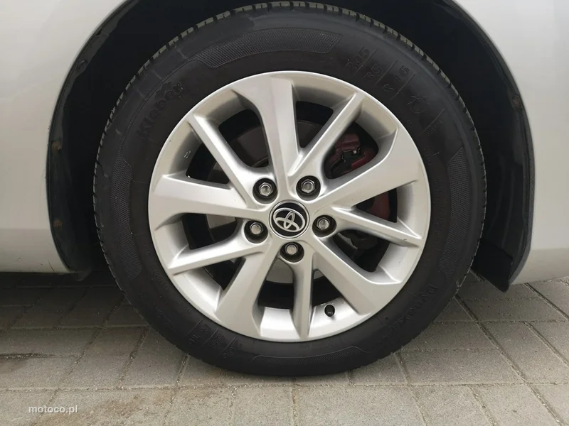 Toyota Auris E180 26