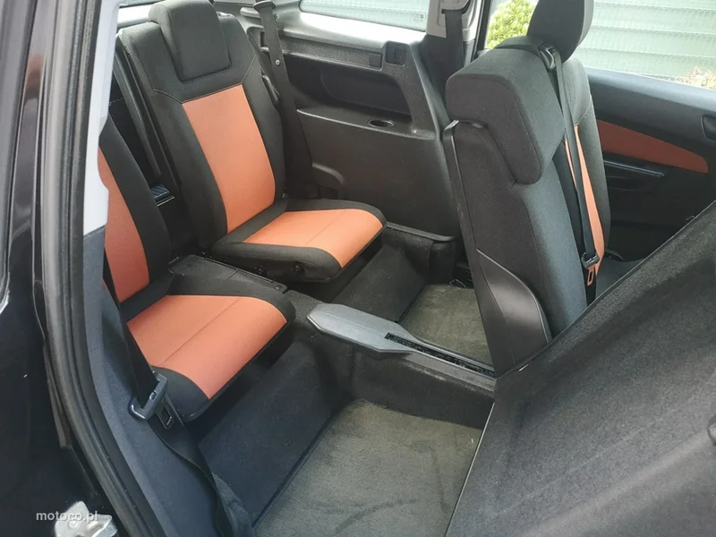 Opel Zafira B 22