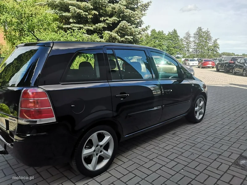 Opel Zafira B 5