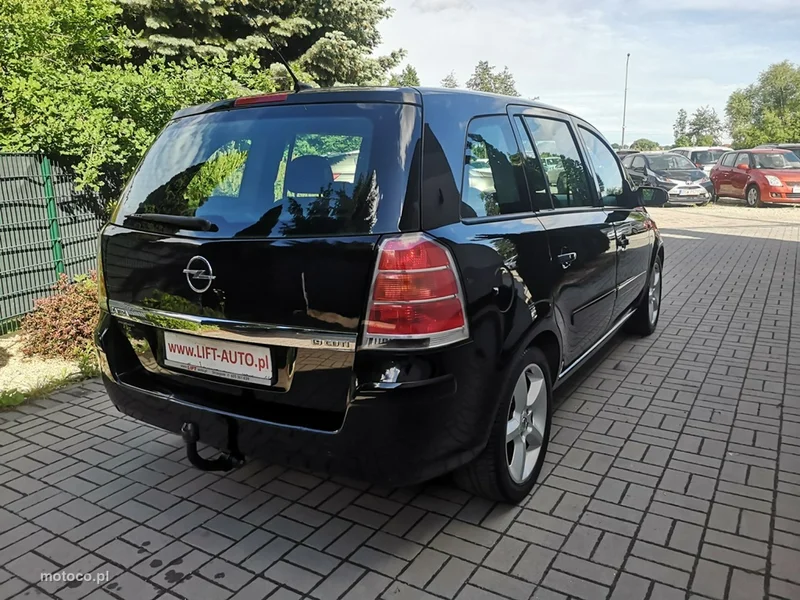 Opel Zafira B 6