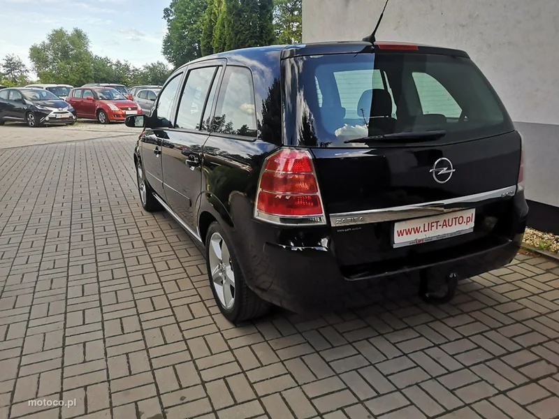 Opel Zafira B 8
