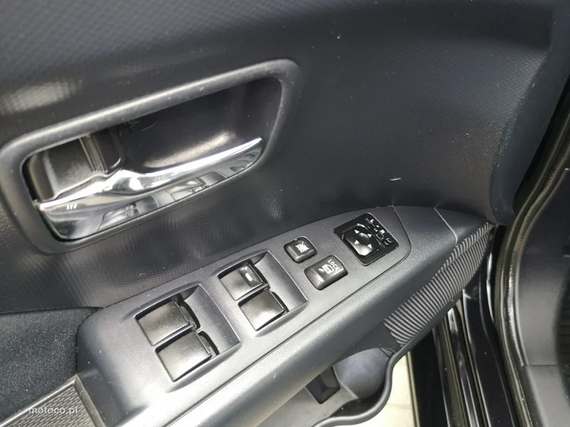 Peugeot 4007 11