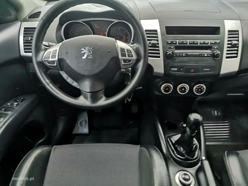 Peugeot 4007 15