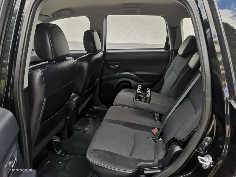 Peugeot 4007 17