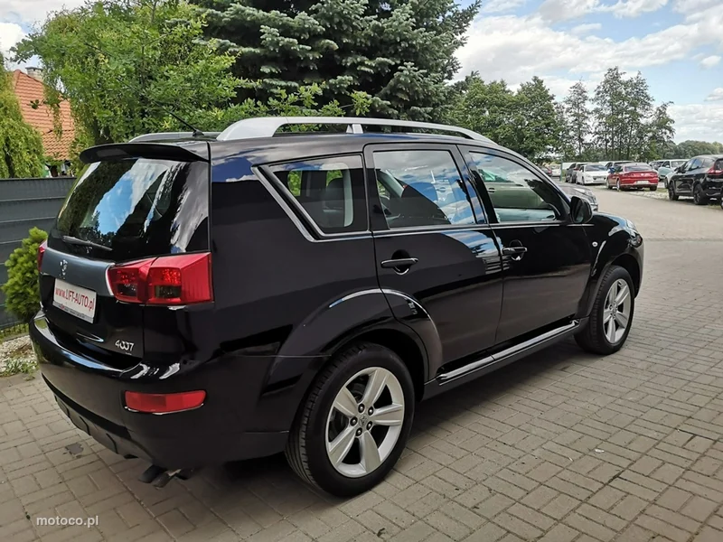 Peugeot 4007 5
