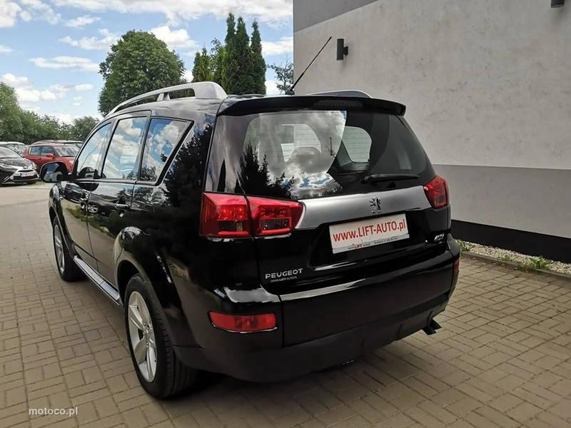Peugeot 4007 8