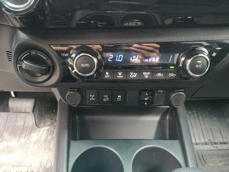 Toyota Hilux AN120 15