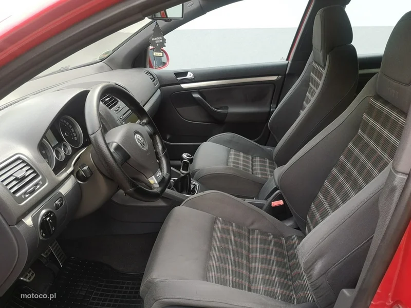 Volkswagen Golf V 16