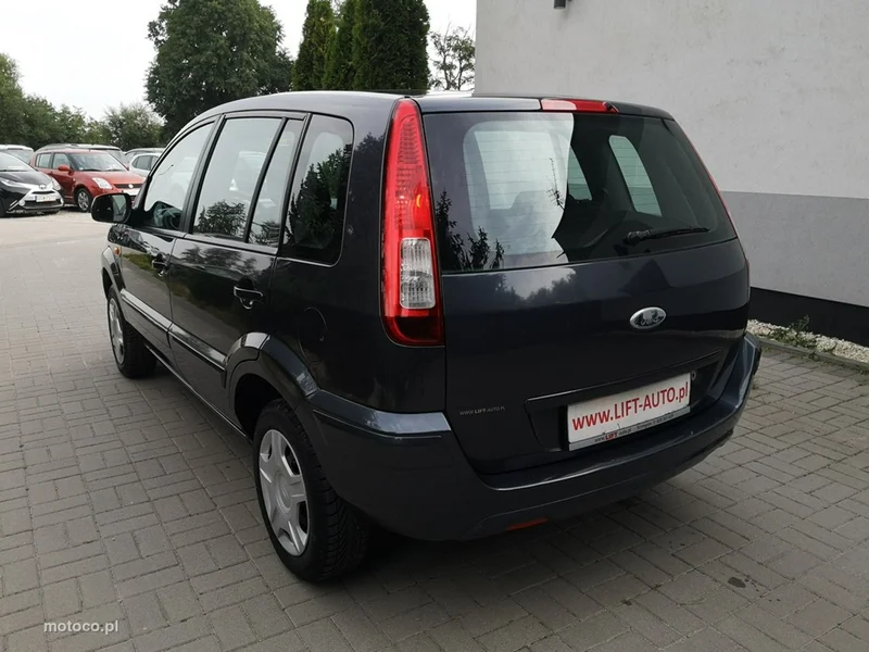 Ford Fusion 8