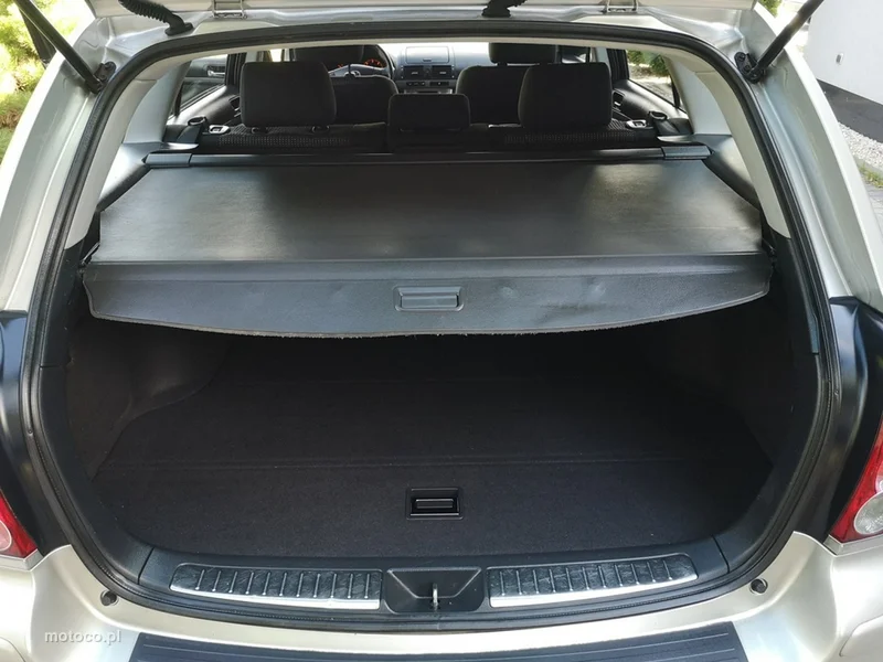 Toyota Avensis T25 19