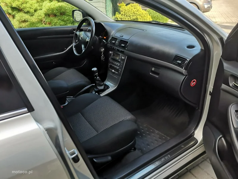 Toyota Avensis T25 22