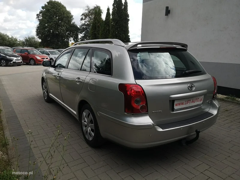 Toyota Avensis T25 8