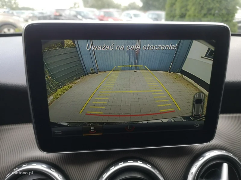 Mercedes-Benz GLA X156 GLA 180 15