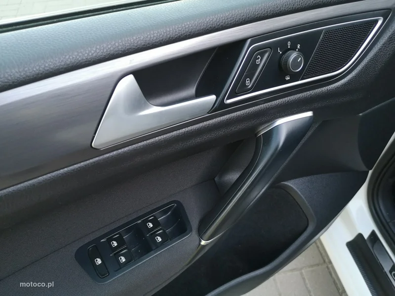 Volkswagen Golf Sportsvan VII 11