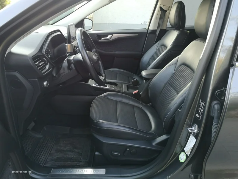 Ford Kuga III 12