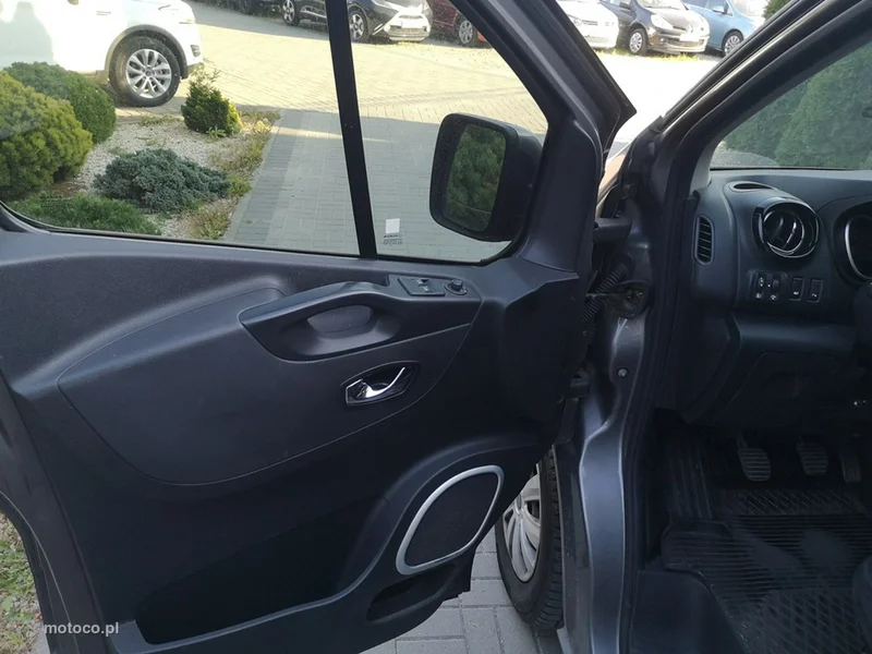 Opel Vivaro 9