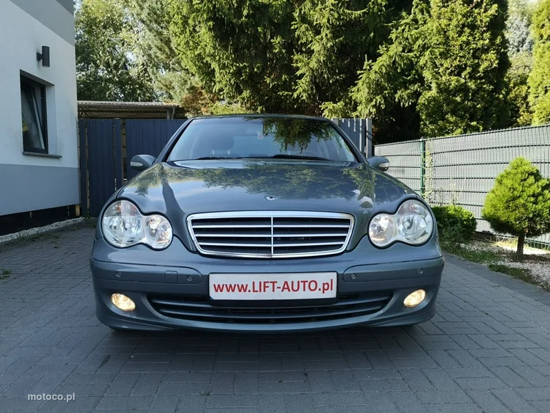Mercedes-Benz Klasa C W203 C 180 2