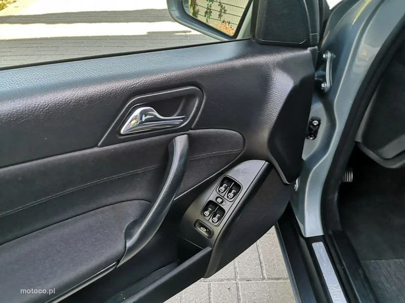 Mercedes-Benz Klasa C W203 C 180 11