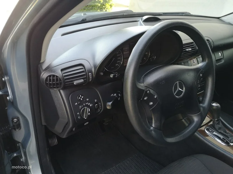Mercedes-Benz Klasa C W203 C 180 12