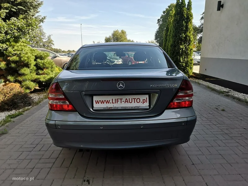 Mercedes-Benz Klasa C W203 C 180 7