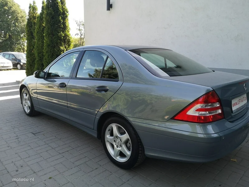 Mercedes-Benz Klasa C W203 C 180 9