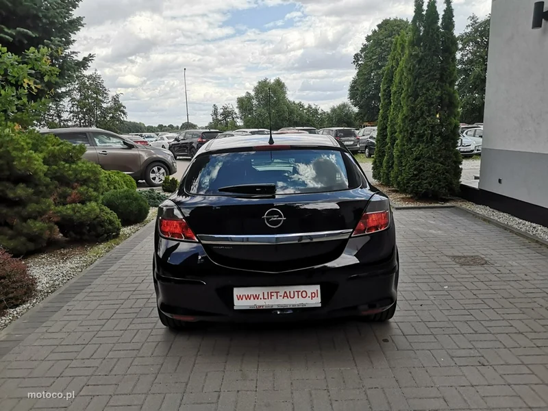 Opel Astra H 6